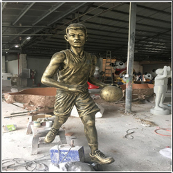 鑄造打籃球人物銅雕塑