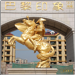 鑄銅關公 貼金小區(qū)騎馬人物雕塑價格