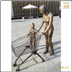 逛商場人物銅雕塑 逛商場人物銅雕塑