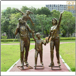 戶外一家四口游玩人物雕塑 戶外一家四口游玩人物雕塑